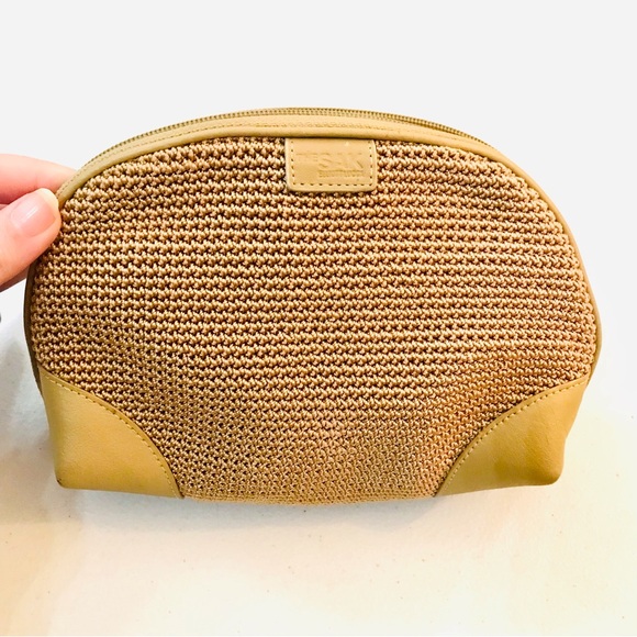 NWOT The Sak x Elliott Lucca Signature Crochet Cosmetic Bag - Picture 5 of 8